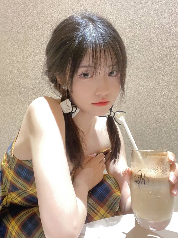 one一个就够了app色板,官途之巅在线观看免费海报